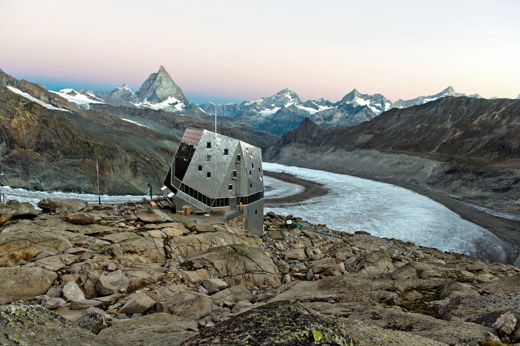 PV facade system in the Swiss Alps