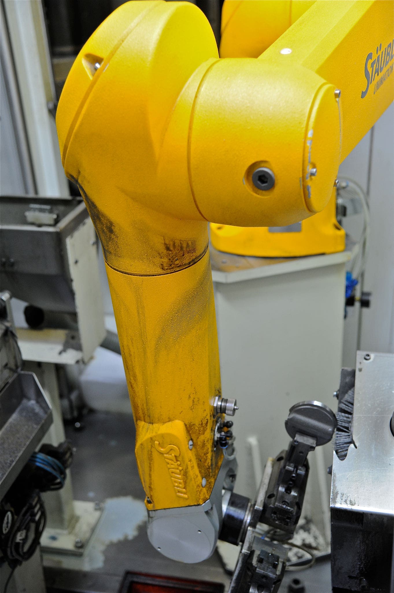 The Stäubli six-axis robot performs a spectrum of tasks, the core activities being cleaning and polishing.